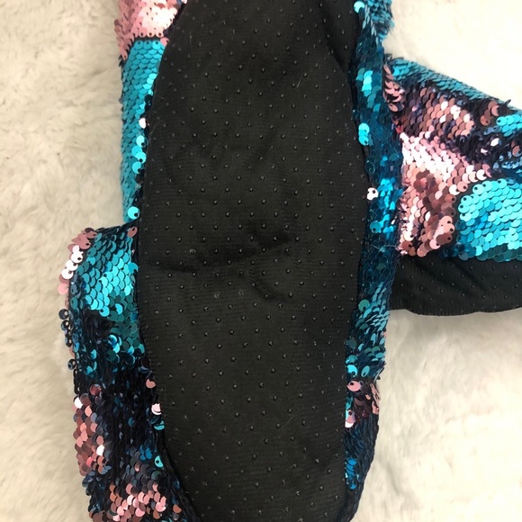 Womens Blue and Pink Reversible Sequins Slippers. NEW Size 9/10 - Picture 2 of 4